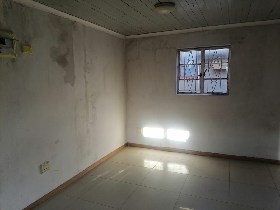 5 Bedroom Property for Sale in Eikendal Western Cape